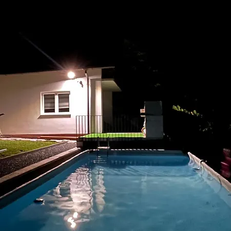 Albak Zone Chalé Gradacac